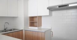 2 Br Apartment Canal Bay