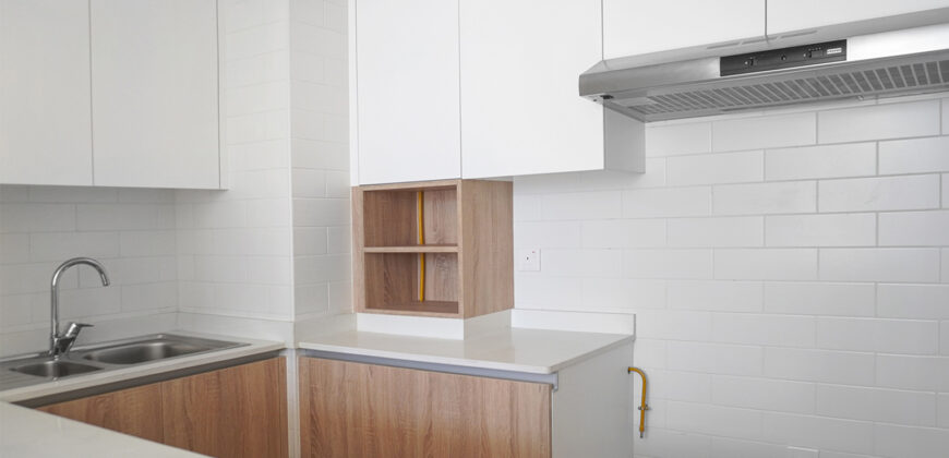 2 Br Apartment Canal Bay